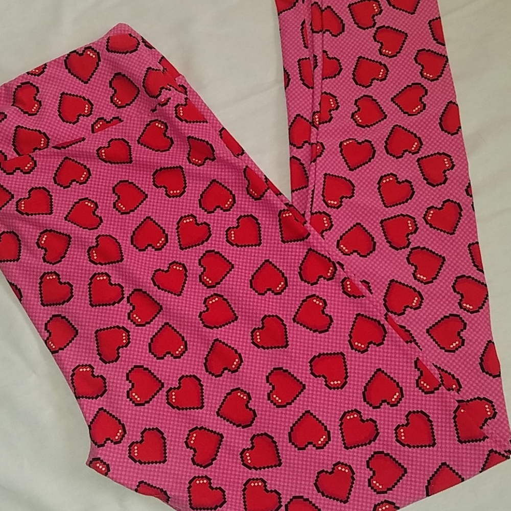 Lularoe Pixel Hearts Leggings- TC